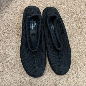 Black Spring Step Shoes Size 7.5/38